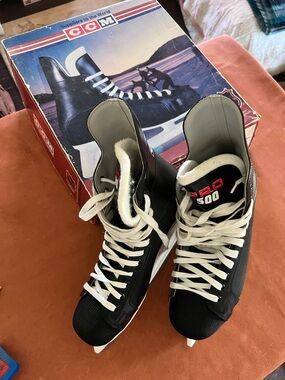 CCM Black and White Pro 500 Men's Hockey Skates